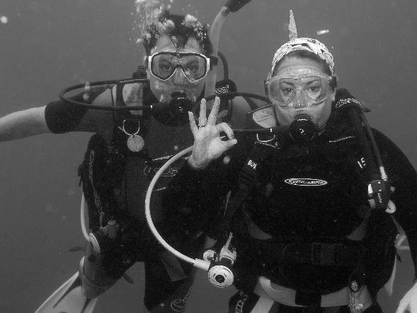 Kirk and Cassie Underwater